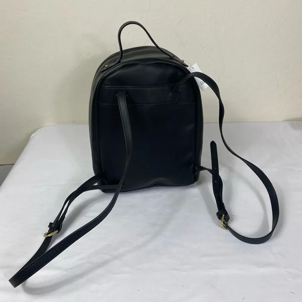 GAP sleek black
